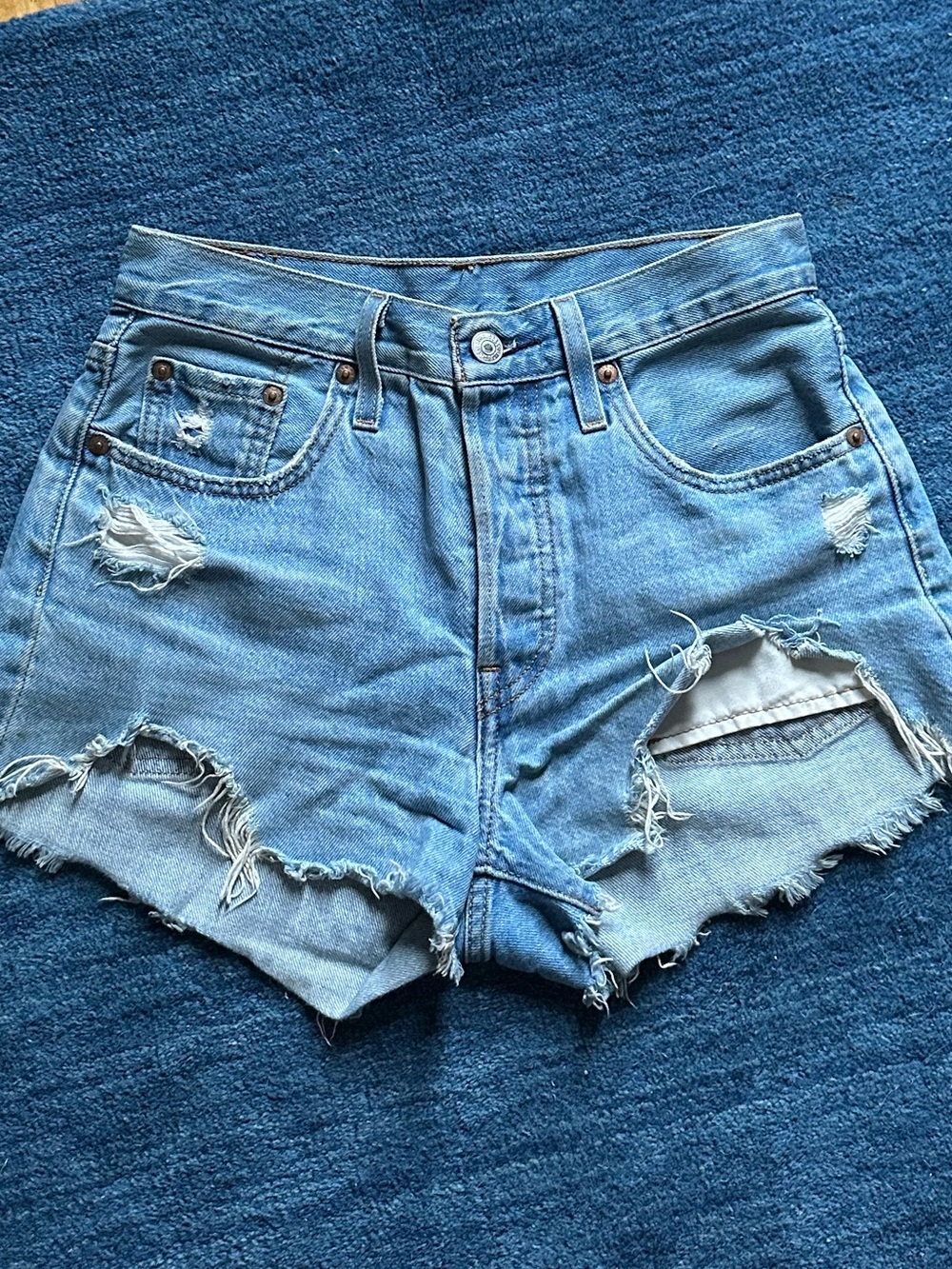 LEVIS 501 High-Rise Distressed Denim Shorts - Light Blue